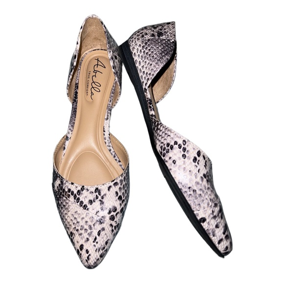 Abella Shoes Abella Quartet Pointy Toe Snakeskin Flats Poshmark